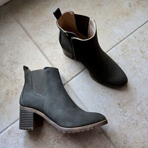 Life Stride Dark Green Chunky Heel Booties